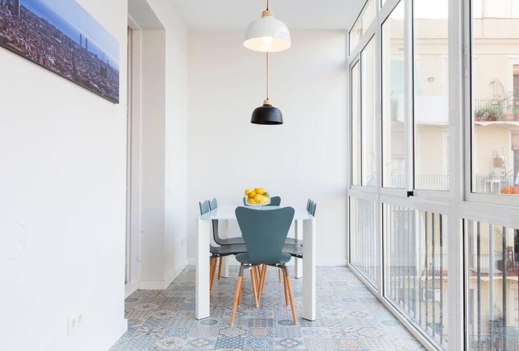 Perfectly Located 4Bed 4Bath Apartment In Barcelona 3 1 Exterior photo