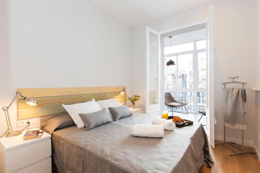 Perfectly Located 4Bed 4Bath Apartment In Barcelona 3 1 Exterior photo
