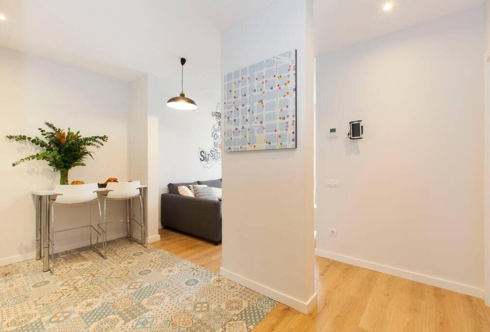Perfectly Located 4Bed 4Bath Apartment In Barcelona 3 1 Exterior photo